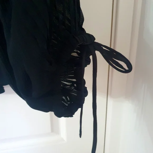 Witchery Black Top with flowy sheer sleeves Size XL - Picture 5 of 8